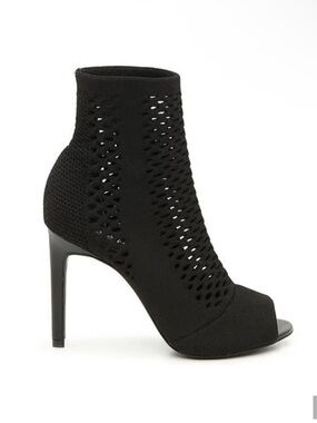 NWOT Charles by Charles David Irwin Rebellious Knit Peep Toe Bootie